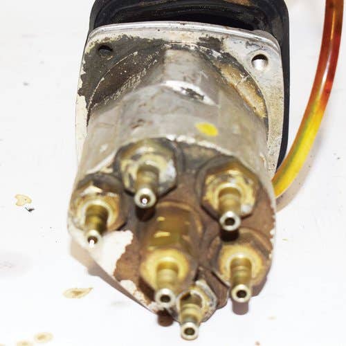 433395 | Pilot Valve Assembly - RH | Kubota KX41-3 KX41-3 U17 U17 |  | RB238-61720 | RB238-61723