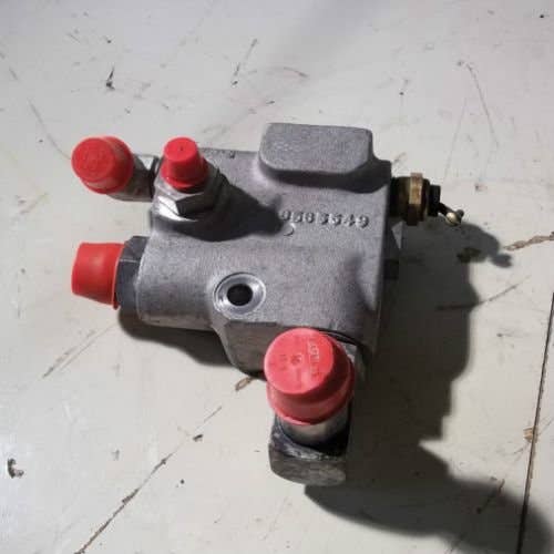 431929 | Port Block Valve | Bobcat 641 642 643 645 741 742 743 |  | 6565748