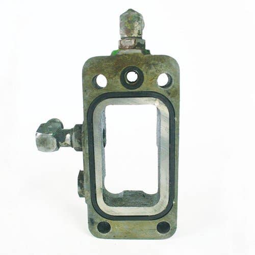 408530 | Power Beyond Block | John Deere 2520 3020 4000 4020 4030 4040 4050 4230 4240 4250 4255 4320 4440 4450 4455 4555 4560 4630 4640 4650 4755 4760 4840 4850 4955 4960 8430 8440 8450 8560 8570 8630 8640 8650 8760 8770 8850 8870 8960 8970 |  | R54312