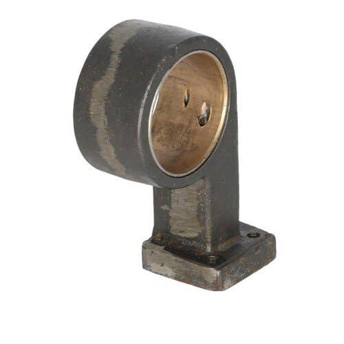 104216 | PTO Drive Clutch Valve Support | Ford 8000 8200 8400 8600 8700 9000 9200 9600 9700 |  | C7NNB787A