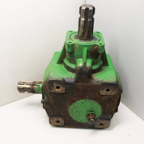 Used PTO Gearbox fits John Deere 550M 558 559 559 Silage Special 560M 560R 568 569 569 Premium 569 Sillage Special 448 450E AFH204883 Used PTO Gearbox fits John Deere 550M 558 559 559 Silage Special 560M 560R 568 569 569 Premium 569 Sillage Special 448 450E AFH204883