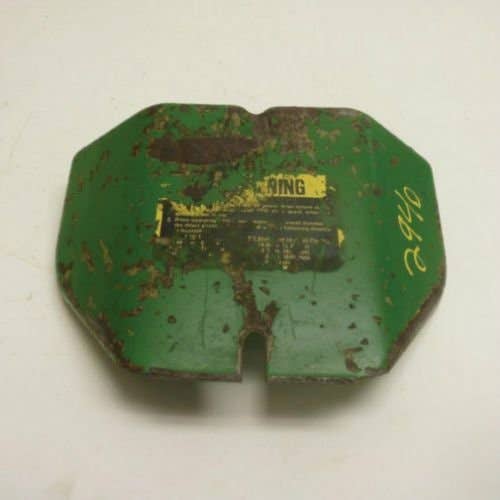 498903 | PTO Shield | John Deere 820 830 920 930 1020 1030 1120 1130 1630 1640 1830 2030 2040 2130 2140 2240 2940 3030 3040 3120 3130 3140 |  | T30037 | AT20761