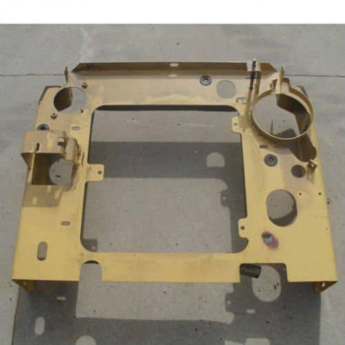 431051 | Radiator Cover | New Holland L565 LS160 LS170 LX565 LX665 |  | 86591158 | 87024954