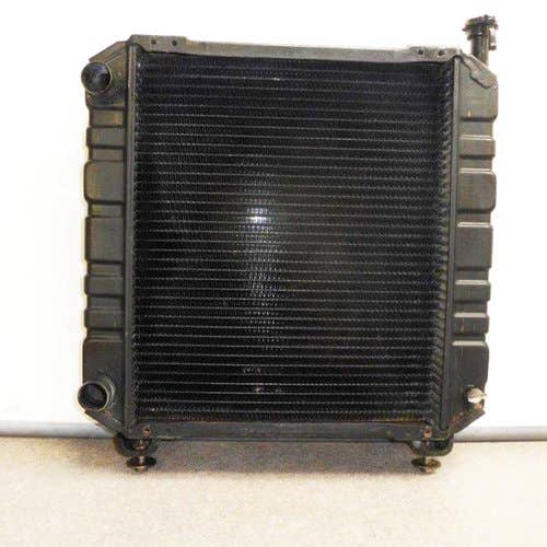 310260 | Radiator | Case IH D35 D40 DX35 DX40 | New Holland TC35 TC35A TC35D TC35DA TC40 TC40A TC40D TC40DA |  | 86401465 | 86402724 | 86402724 | 86401465