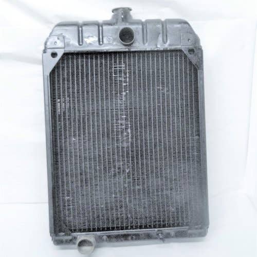 300031 | Radiator | International | Farmall | IH 460 560 |  | 370413R92 | 370414R91 | 370415R92
