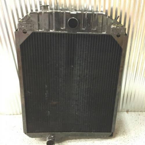 300064 | Radiator | John Deere 4640 |  | RE21896