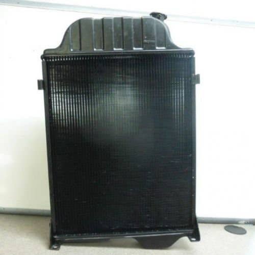 Used Radiator fits John Deere 3020 AR46016 R34457 R39607 AR40831 Used Radiator fits John Deere 3020 AR46016 R34457 R39607 AR40831