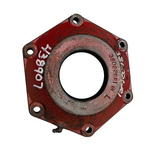 438907 | Rear Axle Cap | International | Farmall | IH 706 806 2706 2806 |  | 380226R2 | 380226R1