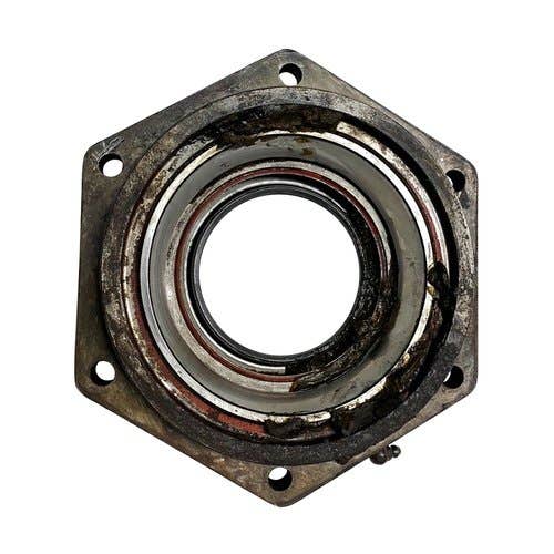 438907 | Rear Axle Cap | International | Farmall | IH 706 806 2706 2806 |  | 380226R2 | 380226R1