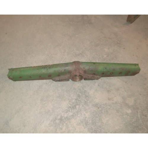 497542 | Rear Axle Center Housing | John Deere 484 3300 4400 4400 4420 5200 5400 5460 6600 6620 7440 7445 7700 7720 |  | AH87545 | AH75321