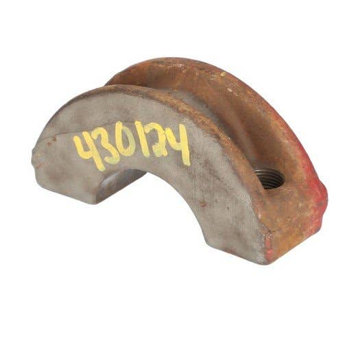 430124 | Rear Cast Wheel Clamp | International | Farmall | IH 300 350 400 450 460 504 560 656 2504 2504 2544 2656 |  | 355440R2