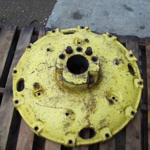 Used Rear Cast Wheel fits John Deere 8440 8450 8630 8640 8650 R61523 Used Rear Cast Wheel fits John Deere 8440 8450 8630 8640 8650 R61523