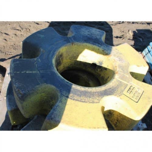 431065 | Rear Wheel Weight | John Deere 4455 4555 4560 4755 4760 4955 4960 7200R 7215R 7230R 7260R 7280R 7630 7720 7730 7820 7830 7920 7930 8100 8110 8120 8130 8200 8210 8220 8225R 8230 8235R 8245R 8260R 8270R 8285R 8295R 8300 8310 8310R |  | R152116