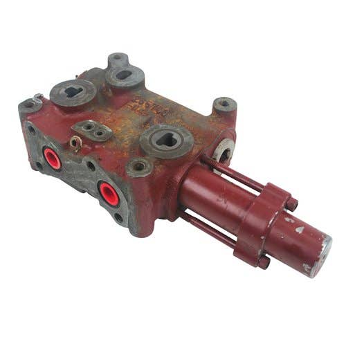 Used Remote Valve Assembly fits Allis Chalmers 7010 7020 7030 7040 7045 7050 7060 7080 70269700 265706 Used Remote Valve Assembly fits Allis Chalmers 7010 7020 7030 7040 7045 7050 7060 7080 70269700 265706
