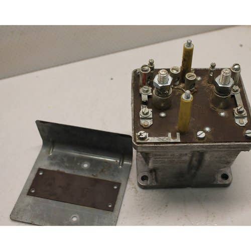 433597 | Reverse Volt Swap Relay | Case IH AFX8010 Steiger 280 Steiger 330 Steiger 335 Steiger 380 Steiger 385 Steiger 430 Steiger 435 Steiger 480 Steiger 485 Steiger 530 Steiger 535 STX280 STX330 STX375 STX380 STX425 STX430 STX450 STX480 |  | 389120