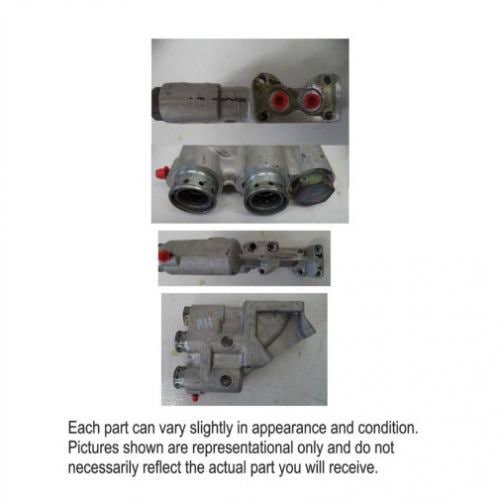 430670 | RH Leverless Hydraulic Coupler | Ford 8160 8260 8360 8560 |