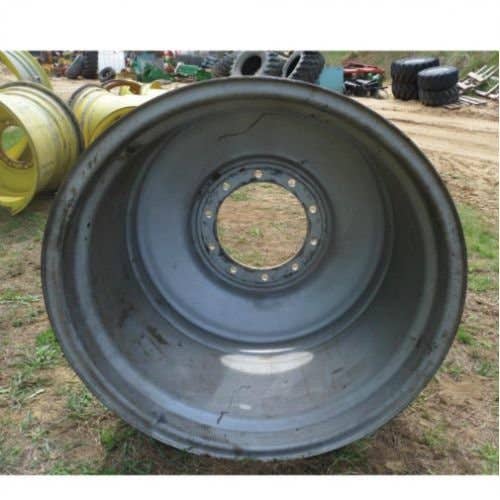 431618 | Rim | 32"x 27" | 10 bolt | Gleaner N5 N6 R42 R52 R62 R72 | White 2500 2600 |  | 71361406