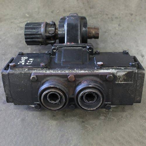 437231 | Row Unit Gear Box Assembly | Case IH 2606 2608 2612 | New Holland 99C06R 99C08F 99C08R 99C12R |  | 84571976 | 84571976 | 84972763 | 84349063 | 84972763 | 84349063 | 1684040200