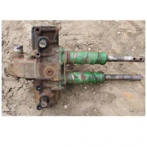 Used Row Unit Gear Case fits John Deere 243 244 343 344 443 444 493 494 543 546 594 643 644 645 692 693 694 843 893 894 1243 1290 1291 1293 AH209795