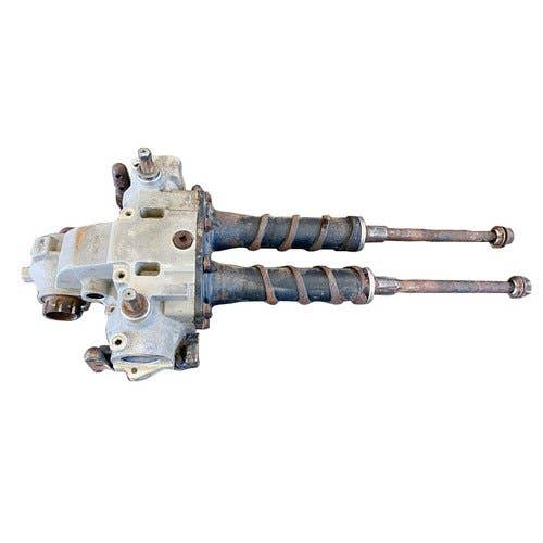 408630 | Row Unit Gear Case | John Deere 606 606C 608 608C 612 612C 616 616C 618 618C |  | DE32449