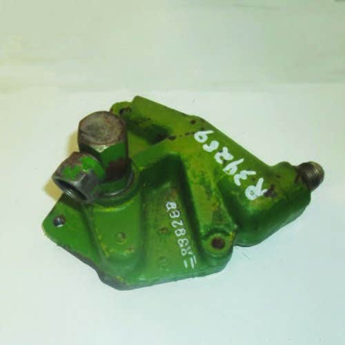 430411 | Selective Control Valve Side Cover | John Deere 1020 1120 1520 1530 1630 1640 1830 2020 2030 2040 2040S 2120 2130 2140 2150 2240 2350 2440 2550 2640 2750 7020 |  | R39289