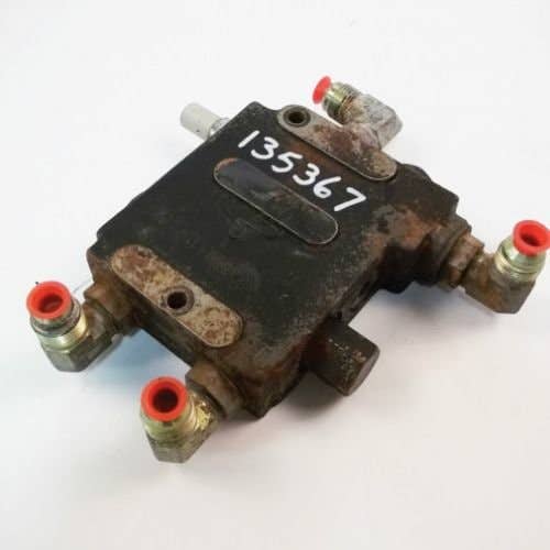 432103 | Self Leveling Valve | Gehl SL3840 3640 3725 3825 4240E 4635 4640 4640E 4835 4840 4840E 5240E 5640 5640E 6640 7600 7610 7710 7800 7810 |  | 135367 | 39055-31C