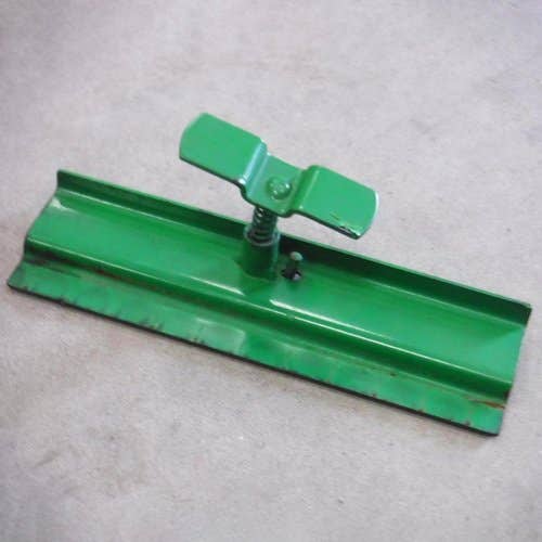 430532 | Seperator Grate Cover | John Deere 9650 STS 9660 STS 9670 STS 9750 STS 9860 STS |  | AH170741 | AXE50778