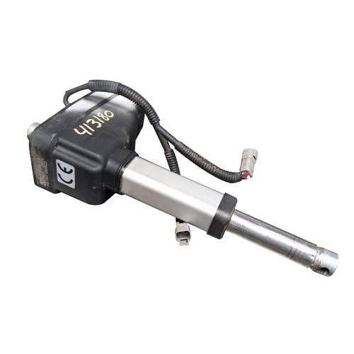 413180 | Sharpener Actuator | John Deere 7180 7200 7250 7280 7300 7350 7380 7400 7450 7480 7500 7550 7700 7800 7850 7950 7980 |  | AXE17463 | AXE94816