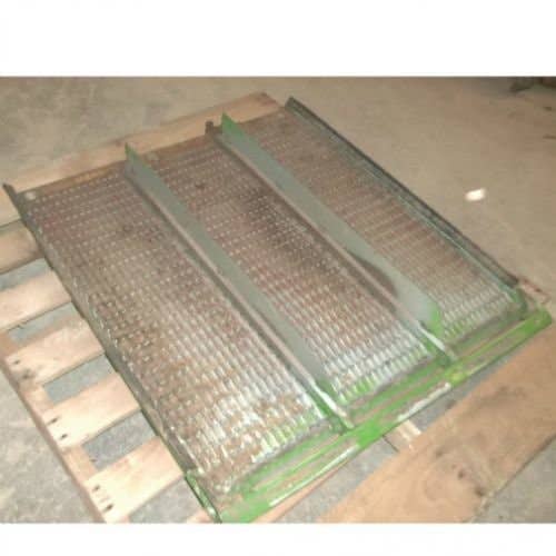 410294 | Short Finger Precleaner Sieve | John Deere 9600 9610 9650 9660 |  | AH172941 | AH130150 | AH148507 | AH149544