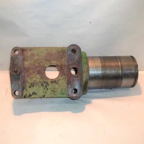 499932 | Side Hill Pivot Housing | John Deere 6600 6620 |  | H87640
