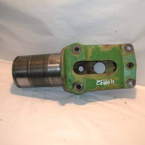 499932 | Side Hill Pivot Housing | John Deere 6600 6620 |  | H87640