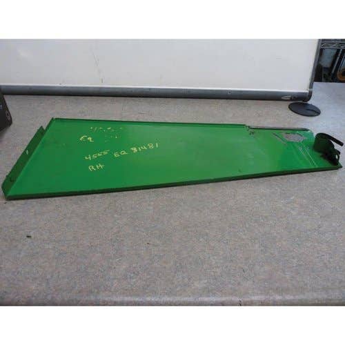 412558 | Side Shield - Right Hand | John Deere 4555 4640 4650 4755 4840 4850 4955 |  | AR76438