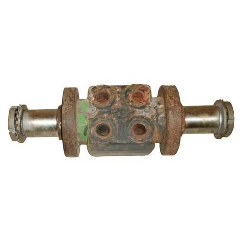444735 | Spindle Roller | John Deere 8100T 8110T 8120T 8200T 8210T 8220T 8300T 8310T 8320T 8400T 8410T 8420T 8520T |  |  R153984