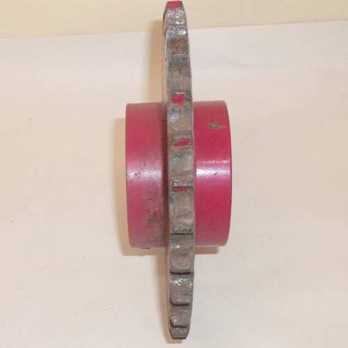 438463 | Sprocket Right Hand Drive | Case IH RB454 RB464 RB554 RB564 RBX452 RBX453 RBX462 RBX463 RBX552 RBX553 RBX562 RBX563 | New Holland BR740 BR740A BR750 BR750A BR770 BR770A BR780 BR780A BR7060 BR7070 |  | 86610109 | 86610109 | 87660330 | 87660330