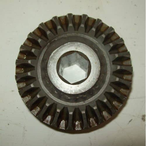 419815 | Stalk Roll Drive Gear | John Deere 243 244 244 343 344 344 443 444 444 492 493 494 543 546 592 594 642 643 643 644 644 645 692 693 693 694 842 843 843 844 844 892 892 893 894 1092 1243 1290 1291 1293 |  | AH146441 | AN102004