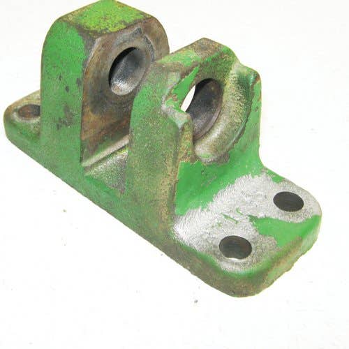 436646 | Steering Cylinder Bracket | John Deere 4050 4250 4450 4650 4850 |  | R71015