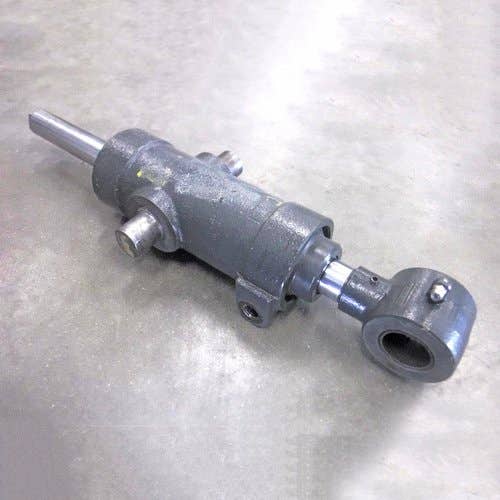 433784 | Steering Cylinder | Kubota L2900 L3010 L3300 L3410 L3600 L3710 L4200 L4300 L4310 MX5000 MX5000SU |  | HTA00-37800 | TA040-37806 | TA040-37803