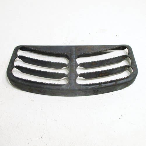 Used Step fits John Deere 3010 3020 4000 4010 4020 4030 4040 4050 4055 4240 4250 4255 4430 4440 4450 4455 4630 4640 4650 4755 4840 4850 8430 R151799 Used Step fits John Deere 3010 3020 4000 4010 4020 4030 4040 4050 4055 4240 4250 4255 4430 4440 4450 4455 4630 4640 4650 4755 4840 4850 8430 R151799