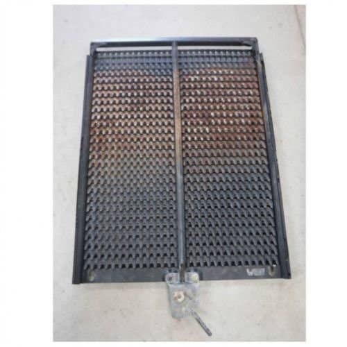422693 | Top Chaffer Sieve | John Deere CTS CTSII 9400 9410 9450 9500 9500 SH 9501 9510 9510 SH 9550 9550 SH 9560 9560 SH 9650 CTS 9660 CTS |  | AH172949 | AH132785 | AH149551