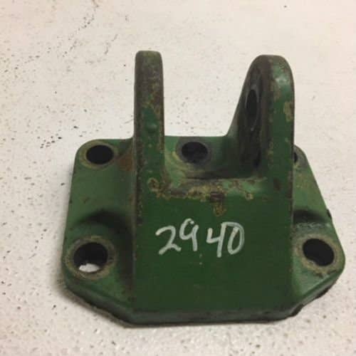 432910 | Top Link Bracket | John Deere 2840 2940 2941 2950 2955 3030 3040 3055 3120 3130 3140 3141 |  | T32542