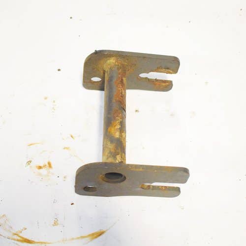 Used Track Strut Bracket fits New Holland C232 C238 L225 84465143 fits Case TR320 TR340 TV380 84465143 Used Track Strut Bracket fits New Holland C232 C238 L225 84465143 fits Case TR320 TR340 TV380 84465143