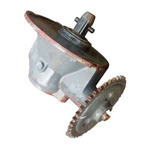 413531 | Unload Auger Gearbox | Lexion 430 440 450 460 460R 465 470 470R 475 475R 480 480R 485 485R 540R 560 560R 570 570R 575R 580R 585R 590R 595R |  | 7555801