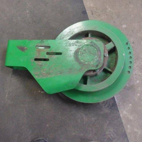 433557 | Upper Variable Assembly | John Deere 9560 9560 STS 9570 STS 9660 9660 CTS 9660 STS 9670 STS 9760 STS |  | AH204591 | H204872 | AH167579 | H97378