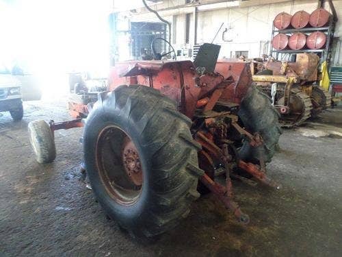 Used Allis Chalmers 185 Tractor parts.