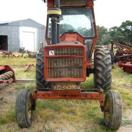 Used Allis Chalmers 190 Tractor parts.