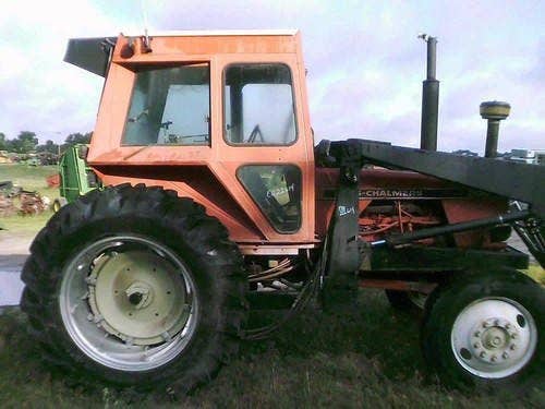 Used Allis Chalmers 200 Tractor parts.