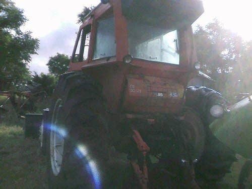 Used Allis Chalmers 200 Tractor parts.