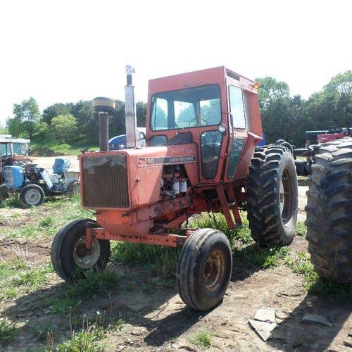 Used Allis Chalmers 200 Tractor parts.