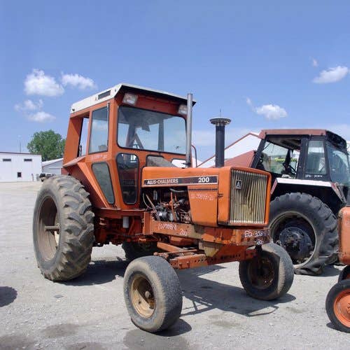 Used Allis Chalmers 200 Tractor parts.
