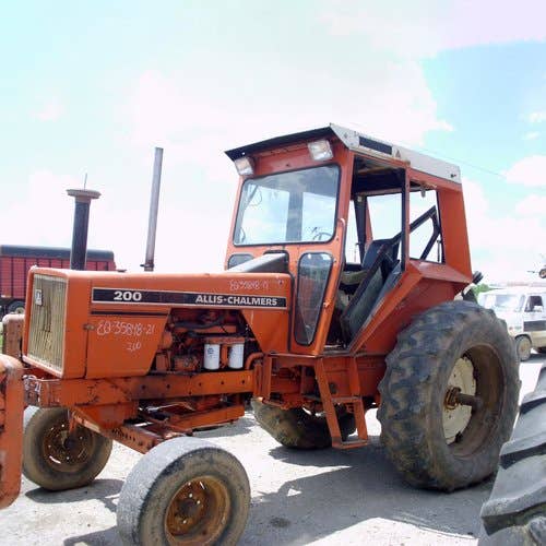 Used Allis Chalmers 200 Tractor parts.